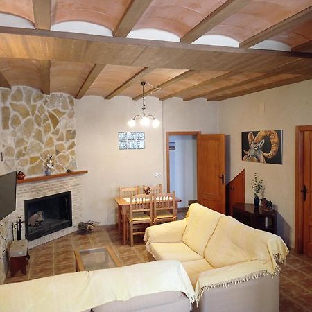 Casa Camille.Villares Elche De La Sierra Luaran gambar