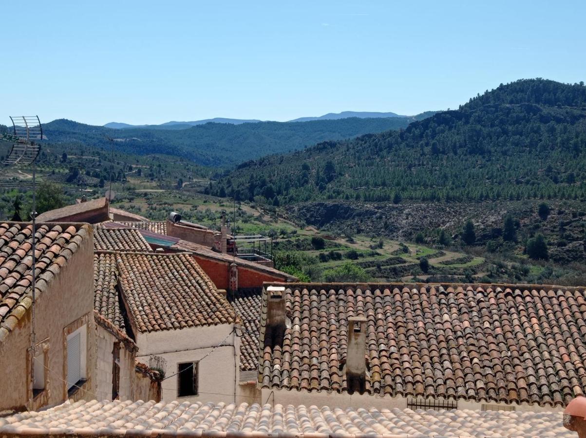 Casa Camille.Villares Elche De La Sierra Luaran gambar